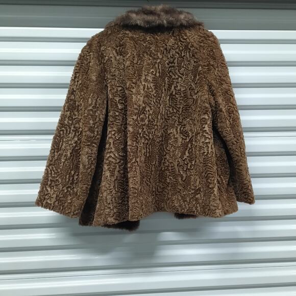Vintage Itemhouse, Inc Womens Faux Fur Coat Brown Medium Brown Luxury Old Money - Picture 3 of 11